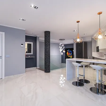 Luxury 2 Bedroom In Cristianos Apartman Los Cristianos